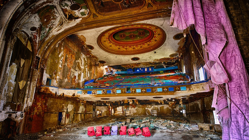Illustration for article titled Gorgeous Old Movie Theaters That Have Fallen Into Ruin